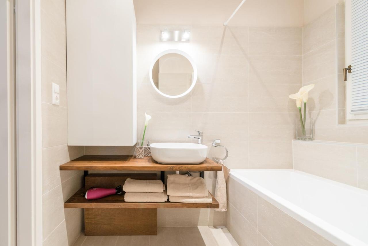 Downtown Heart 3 Bdr, 2 Bath, A/C Apartment Budapest Ngoại thất bức ảnh