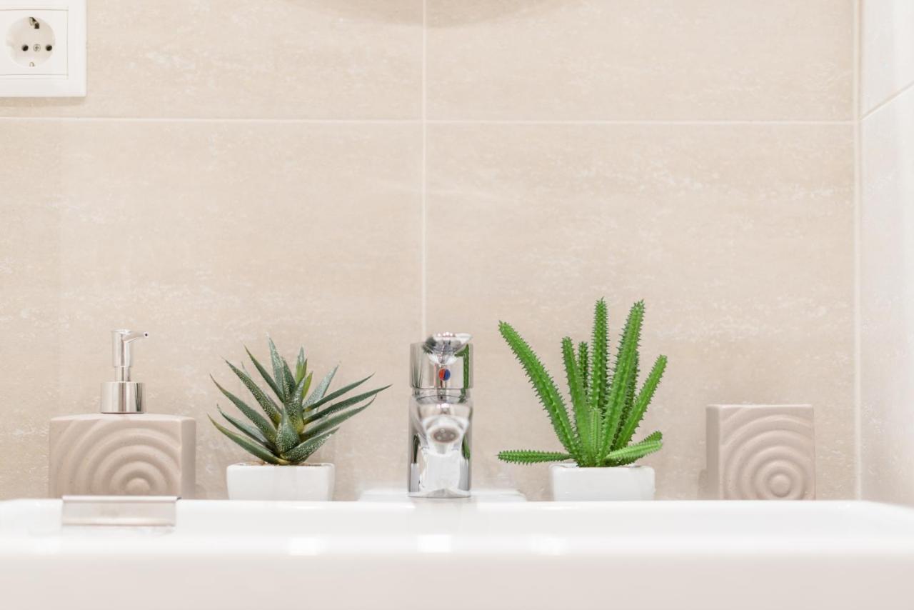 Downtown Heart 3 Bdr, 2 Bath, A/C Apartment Budapest Ngoại thất bức ảnh