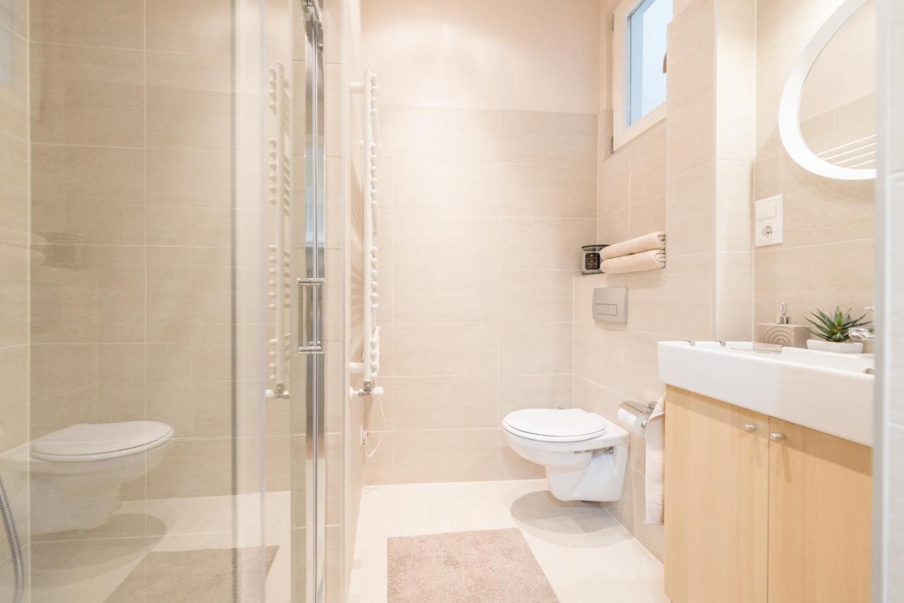 Downtown Heart 3 Bdr, 2 Bath, A/C Apartment Budapest Ngoại thất bức ảnh